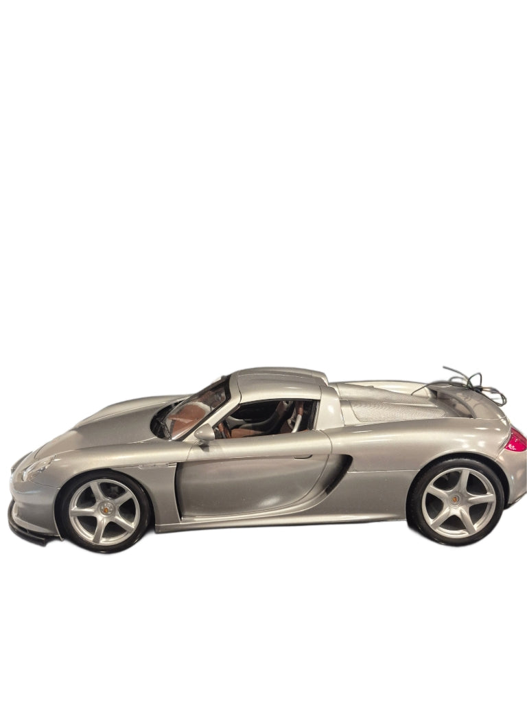VTG Porsche model RC car